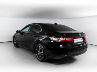 Toyota Camry 2.5 AT (181 л.с.)