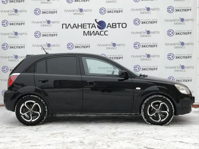 Kia Rio 1.4 MT (97 л. с.)