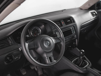 Volkswagen Jetta 1.6 MT (105 л. с.)