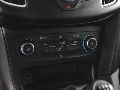 Ford Focus Хетчбэк 1.6 Ti-VCT MT (105 л. с.)