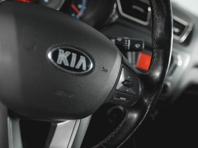 Kia Rio 1.4 MT (107 л. с.)