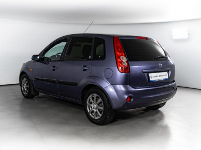 Ford Fiesta 1.6 MT (99 л. с.)