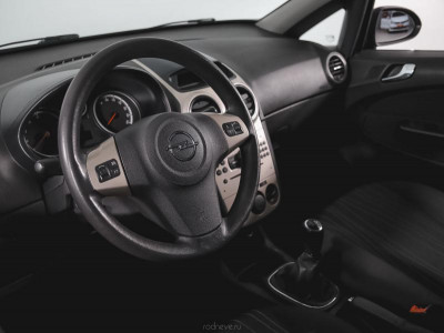 Opel Corsa 1.4 AT (90 л. с.)