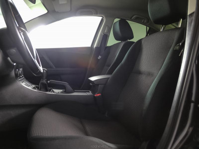Mazda 3 1.6 MT (105 л. с.)