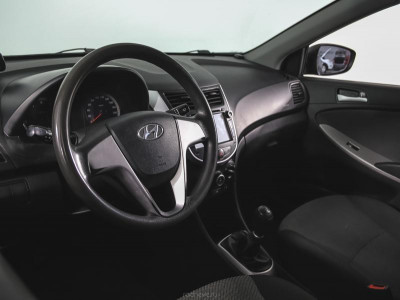 Hyundai Solaris 1.4 MT (107 л. с.)