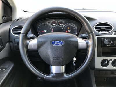 Ford Focus 1.8 MT (125 л. с.)