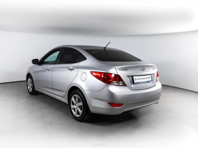Hyundai Solaris 1.4 MT (107 л. с.)