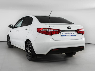 Kia Rio 1.6 6MT (123 л. с.)