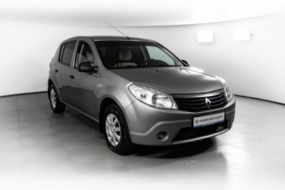 Renault Sandero 1.6 MT (84 л. с.)