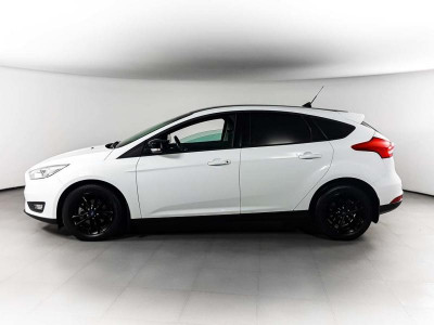 Ford Focus Хетчбэк 1.6 Ti-VCT PowerShift (125 л. с.) White and Black