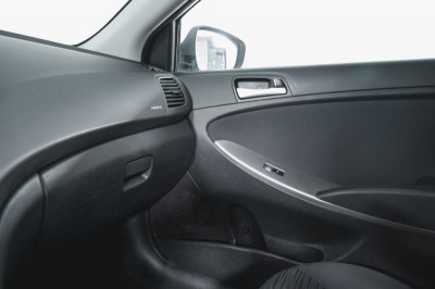 Hyundai Solaris Хетчбек 1.6 AT (123 л. с.)