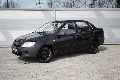 LADA Granta седан 1.6 MT 8кл (82 л. с.)