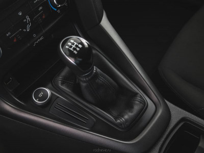 Ford Focus Хетчбэк 1.6 Ti-VCT MT (125 л. с.)