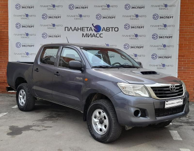 Toyota Hilux 2.5D MT Turbo AWD (144 л. с.)
