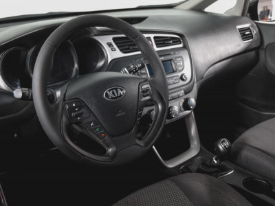 Kia Ceed 1.6 MT (129 л. с.)