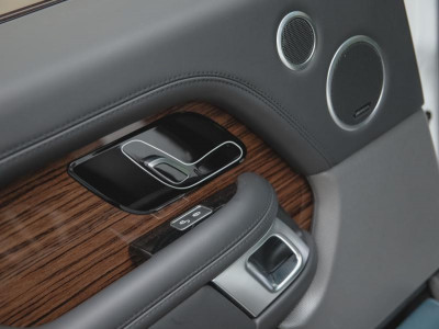 Land Rover Range Rover 4.4d AT (339 л.с.) 4WD