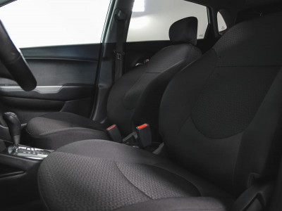 Kia Rio Хетчбэк 1.4 AT (107 л. с.)