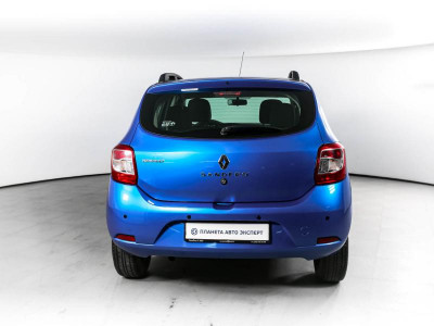 Renault Sandero 1.6 AT (102 л. с.)