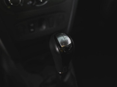 Renault Sandero 1.6 AT (102 л. с.)