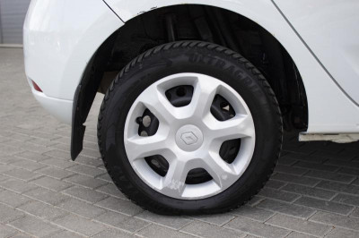 Renault Sandero 1.6 MT (82 л. с.)
