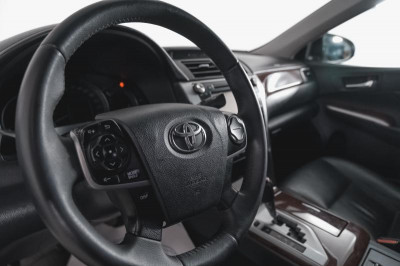 Toyota Camry 2.5 AT (181 л. с.)