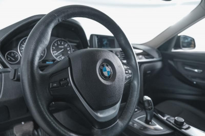 BMW 3 серия 320i AT (184 л. с.)