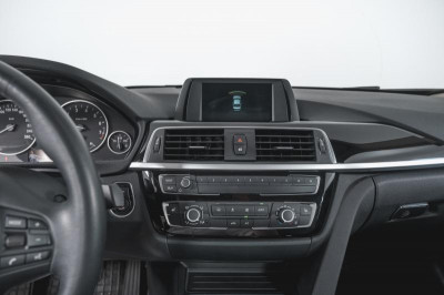 BMW 3 серия 320i AT (184 л. с.)