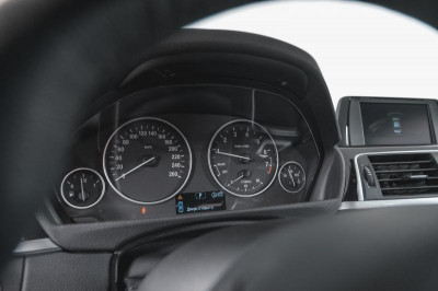 BMW 3 серия 320i AT (184 л. с.)