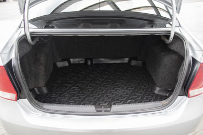 Volkswagen Polo 1.6 MT (105 л. с.)