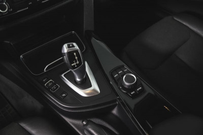 BMW 3 серия 320i AT (184 л. с.)