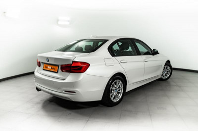 BMW 3 серия 320i AT (184 л. с.)