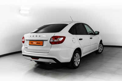 LADA Новая Granta хетчбэк 1.6 MT 8кл (87 л. с.)