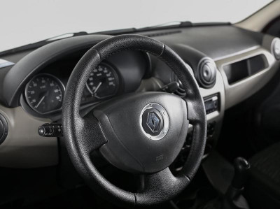 Renault Logan 1.6 MT (84 л. с.)