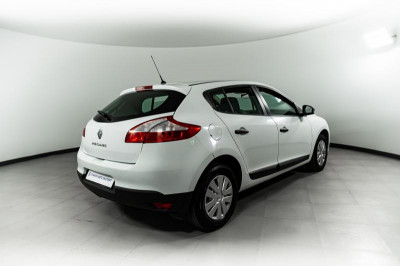 Renault Megane 1.6 MT (110 л. с.)