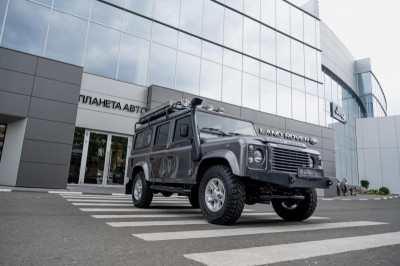 Land Rover Defender 2,4d MT (122 л.с.) 4WD