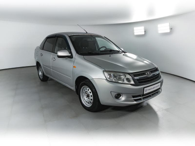 LADA Granta седан 1.6 MT 16кл (98 л. с.)