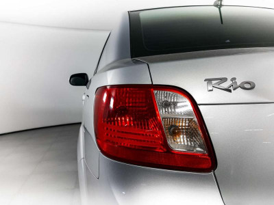 Kia Rio 1.4 MT (97 л. с.)