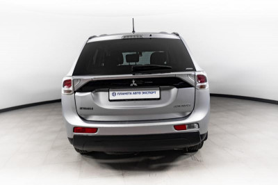 Mitsubishi Outlander 2.0 CVT 4WD (146 л. с.)