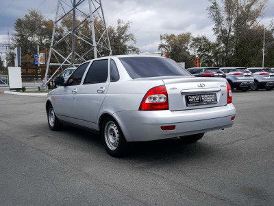 LADA Priora 1.6 MT 16 кл (Евро-3) (98 л. с.)