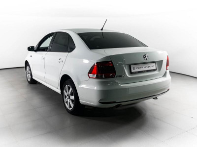 Volkswagen Polo 1.6 MPI AT (110 л. с.)