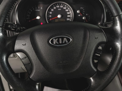 Kia Carnival 2.7 AT (189 л.с.)