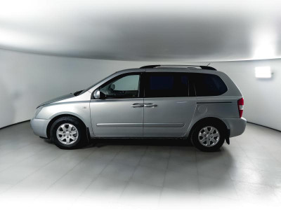 Kia Carnival 2.7 AT (189 л.с.)