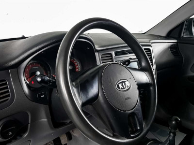 Kia Rio 1.4 MT (97 л. с.)