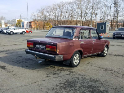 LADA 2107 1.6 MT (75 л. с.)
