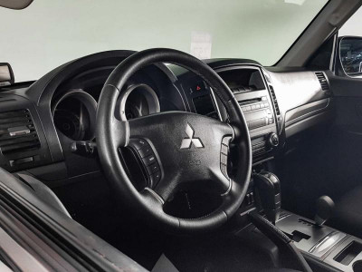 Mitsubishi Pajero 3.0 AT AWD (178 л. с.)