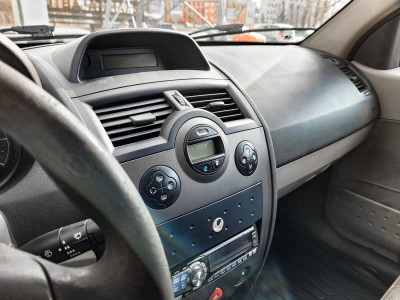 Renault Megane 1.6 MT (113 л. с.)
