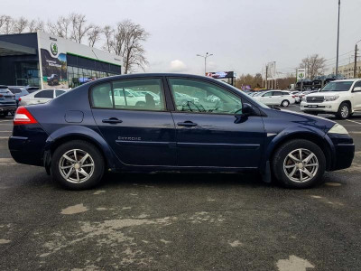 Renault Megane 1.6 MT (115 л. с.)